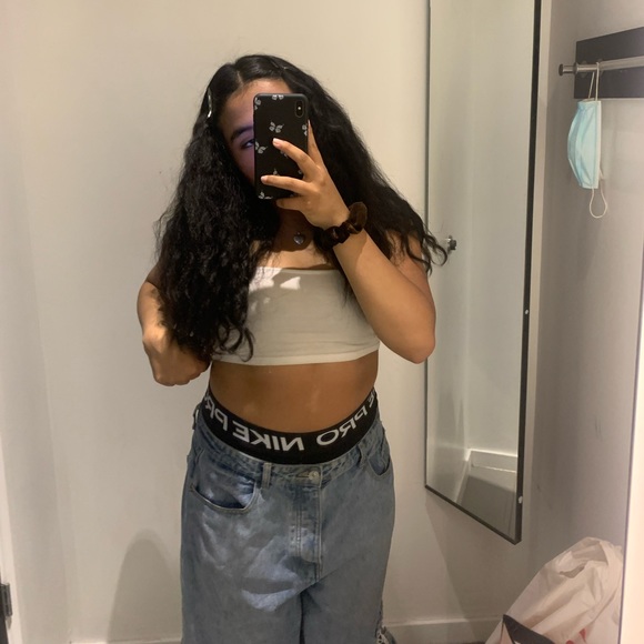 Meet your Posher, Stephanie - Picture 2 of 13